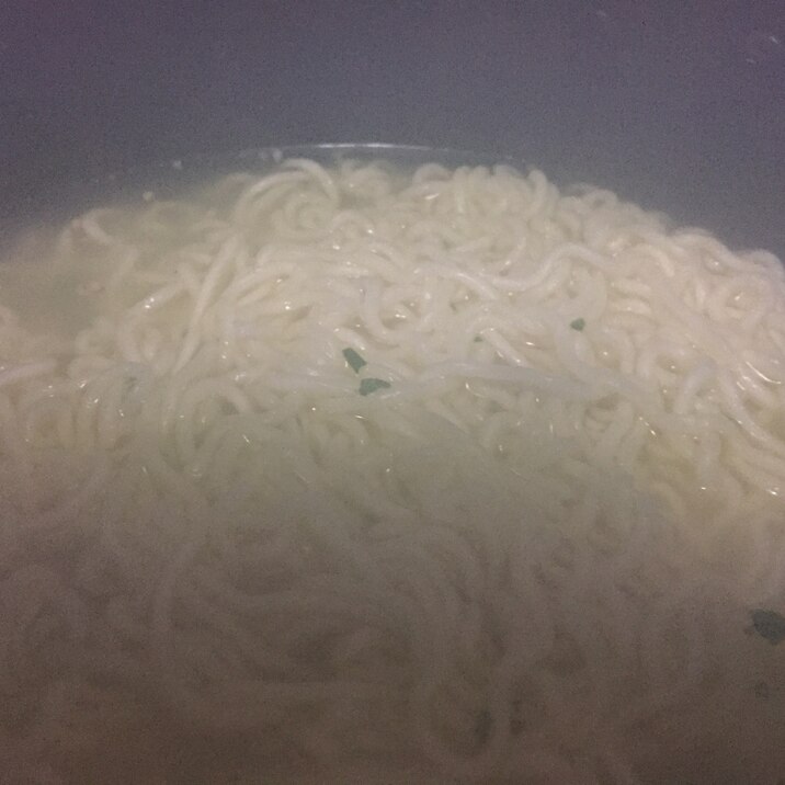 煮込みとんこつラーメン